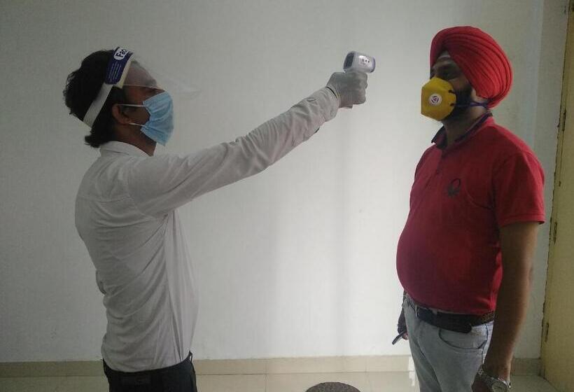 تختخواب و صبحانه The Palm Tree Family Stay