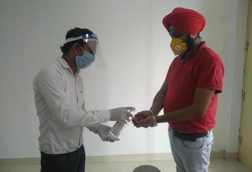 تختخواب و صبحانه The Palm Tree Family Stay