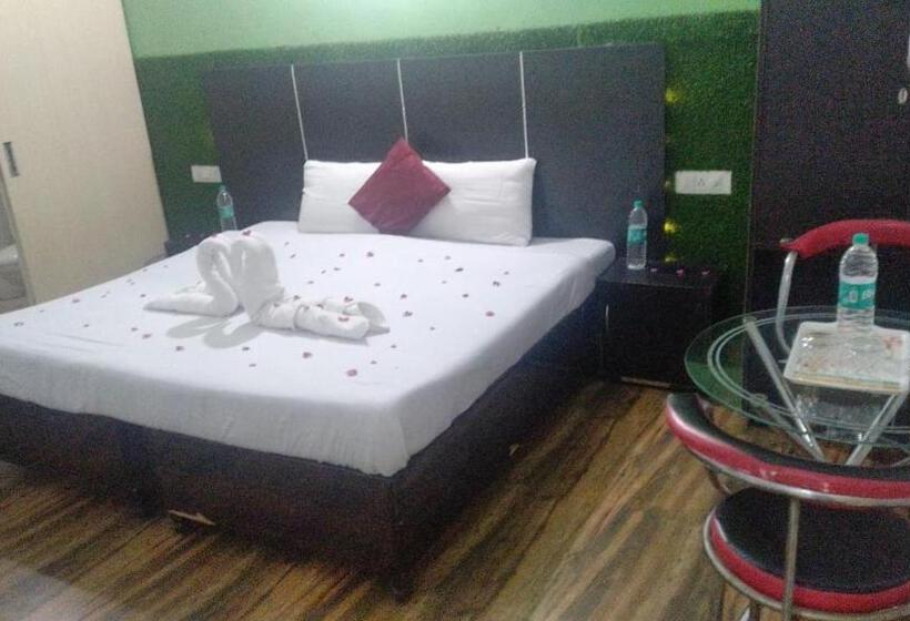 تختخواب و صبحانه The Palm Tree Family Stay