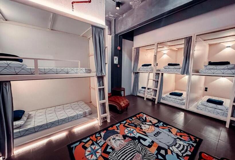 Bed Attitude Hostel Cenang