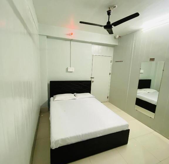 هتل Homestay Ac Dormitory