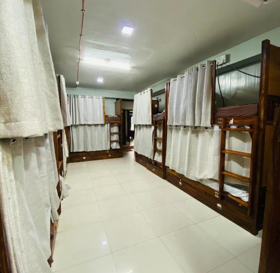 هتل Homestay Ac Dormitory