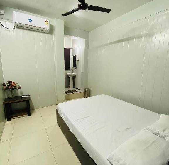 هتل Homestay Ac Dormitory