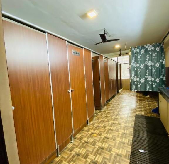 هتل Homestay Ac Dormitory