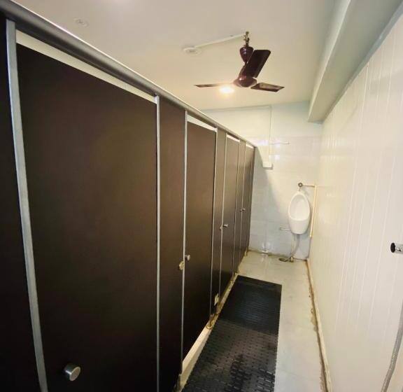 هتل Homestay Ac Dormitory