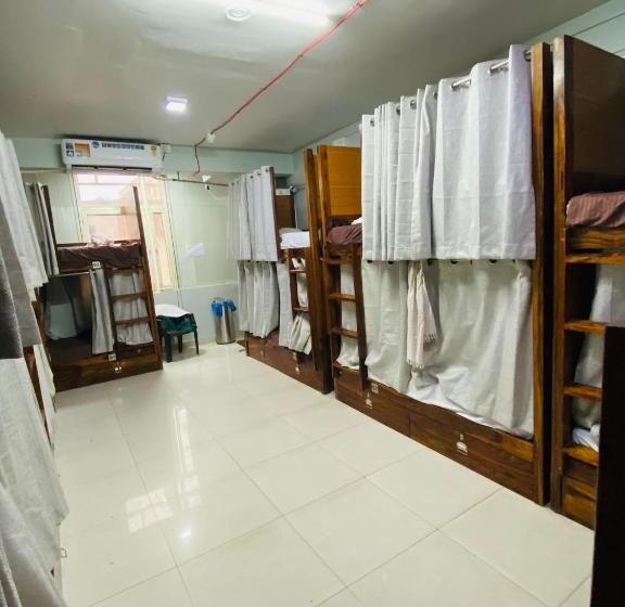 هتل Homestay Ac Dormitory