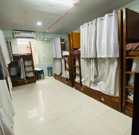 هتل Homestay Ac Dormitory