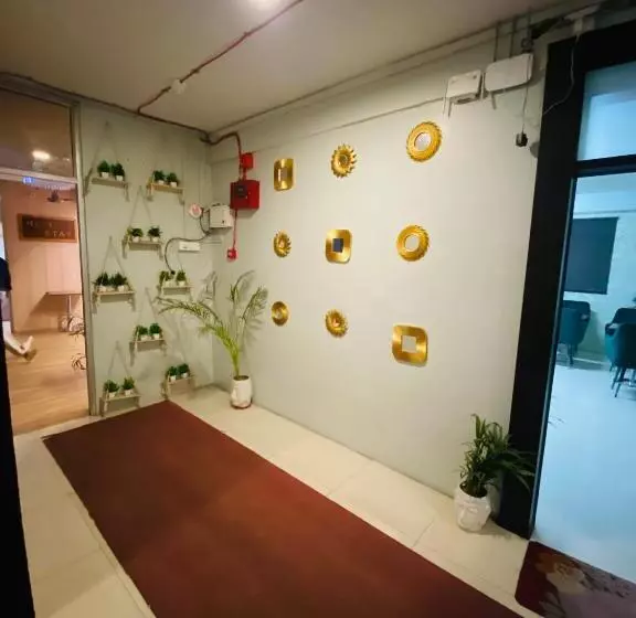 هتل Homestay Ac Dormitory