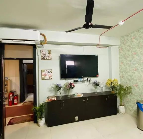 هتل Homestay Ac Dormitory