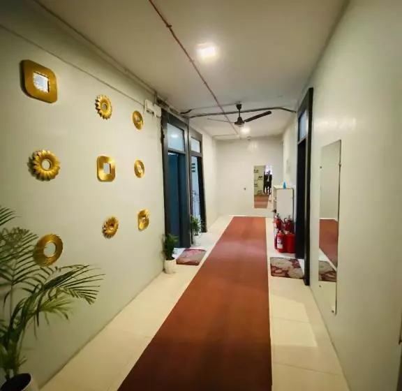 هتل Homestay Ac Dormitory