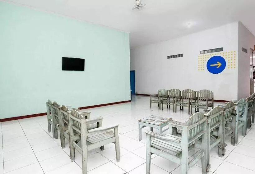 Spot On 2289 Hotel Saudara