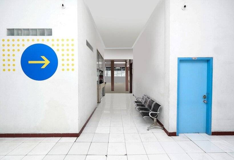 Spot On 2289 Hotel Saudara