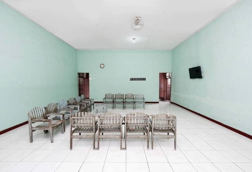 Spot On 2289 Hotel Saudara