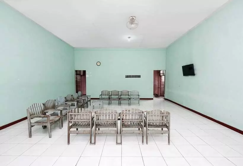 Spot On 2289 Hotel Saudara