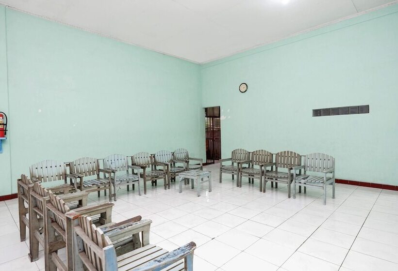 Spot On 2289 Hotel Saudara