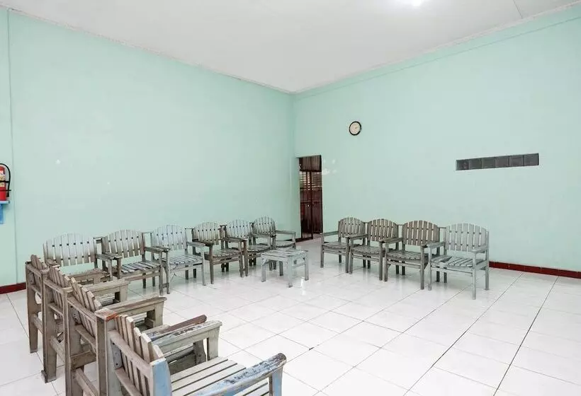 Spot On 2289 Hotel Saudara