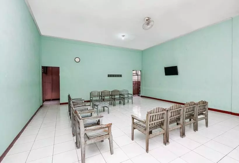 Spot On 2289 Hotel Saudara