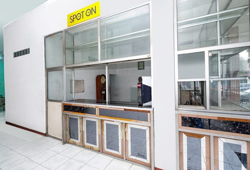 Spot On 2289 Hotel Saudara