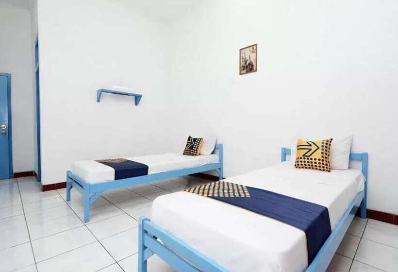 Spot On 2289 Hotel Saudara