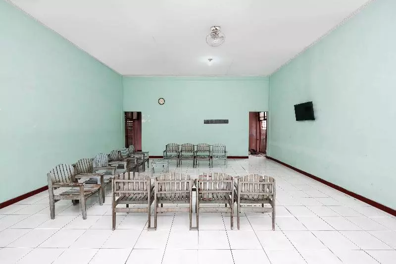 Spot On 2289 Hotel Saudara