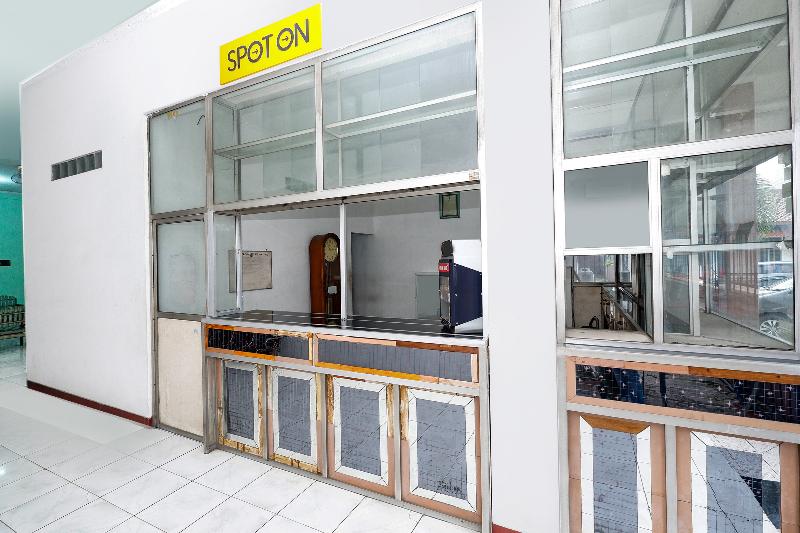 Spot On 2289 Hotel Saudara