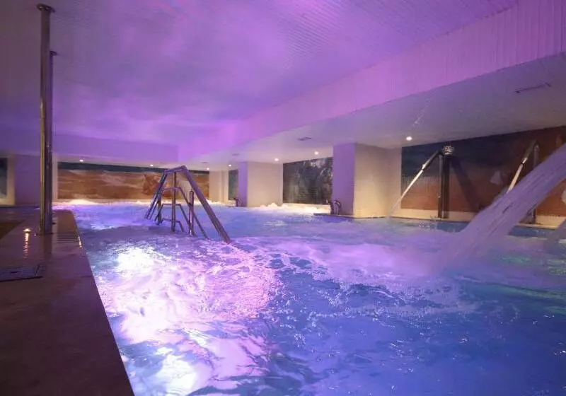 New Hotel Piscine Wellness & Spa
