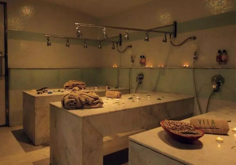 New Hotel Piscine Wellness & Spa