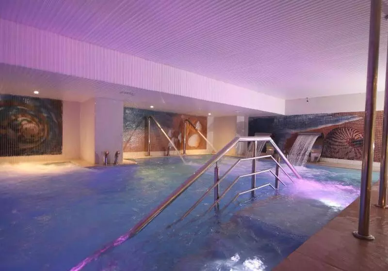 New Hotel Piscine Wellness & Spa