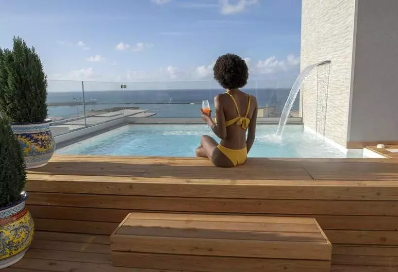 Luxmarì Hotel & Spa