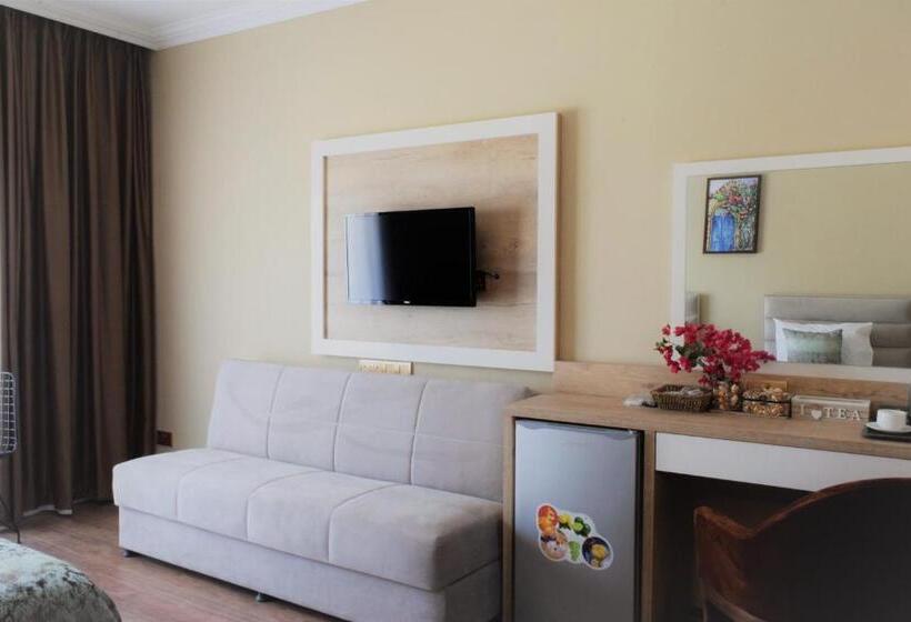 پانسیون Golden Palms Guest House & Cafe