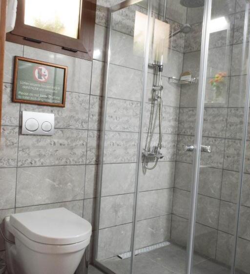 پانسیون Golden Palms Guest House & Cafe