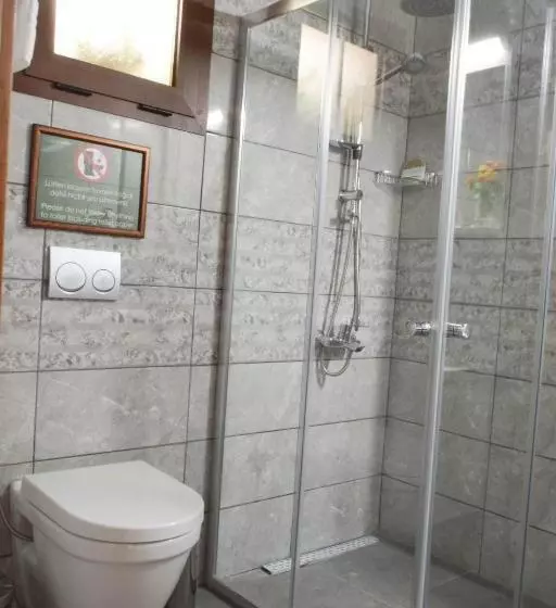 پانسیون Golden Palms Guest House & Cafe