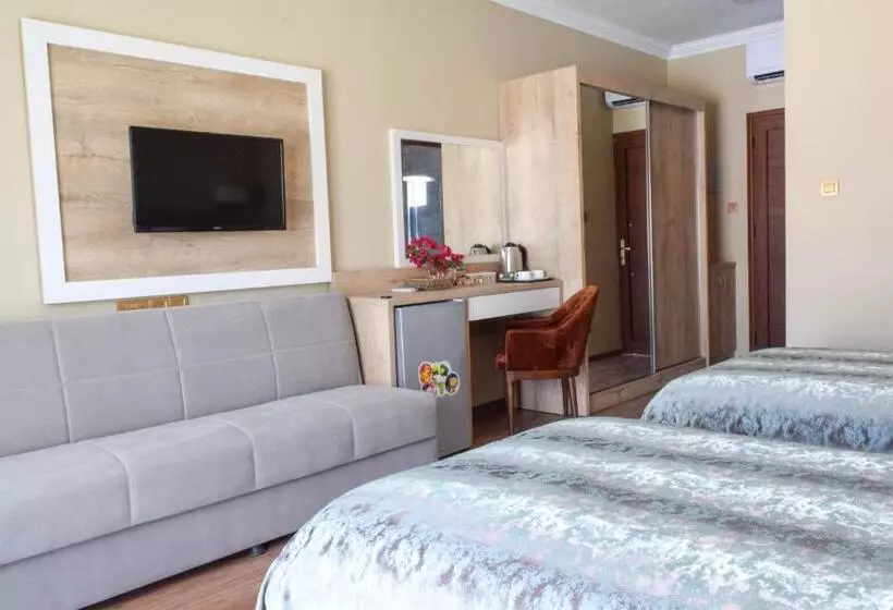 پانسیون Golden Palms Guest House & Cafe