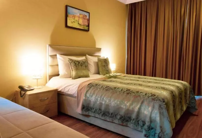 پانسیون Golden Palms Guest House & Cafe