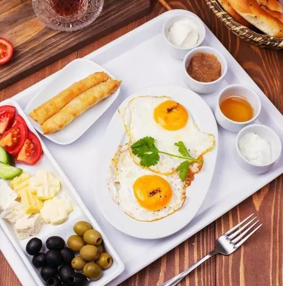 پانسیون Golden Palms Guest House & Cafe