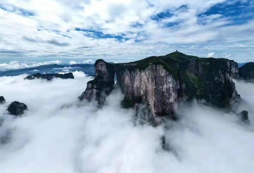 בית מלון כפרי Longxiang International