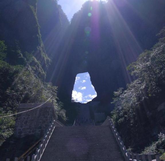 בית מלון כפרי Longxiang International