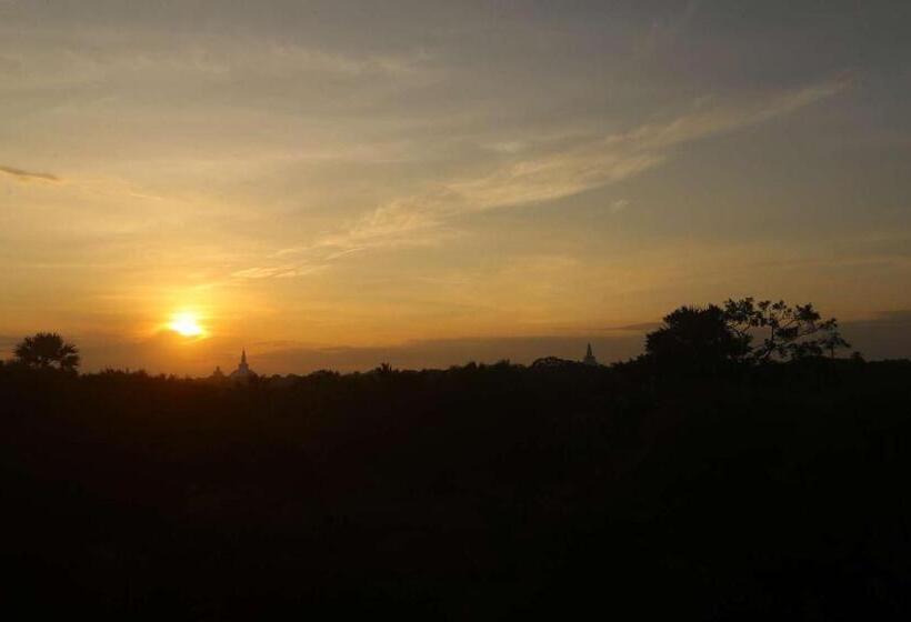 Отель Monaara Leisure   Anuradhapura