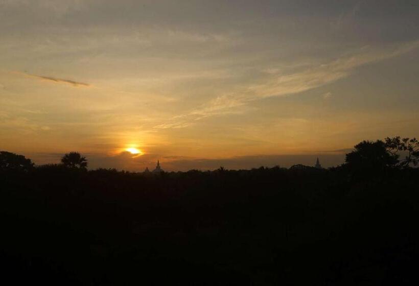 Отель Monaara Leisure   Anuradhapura