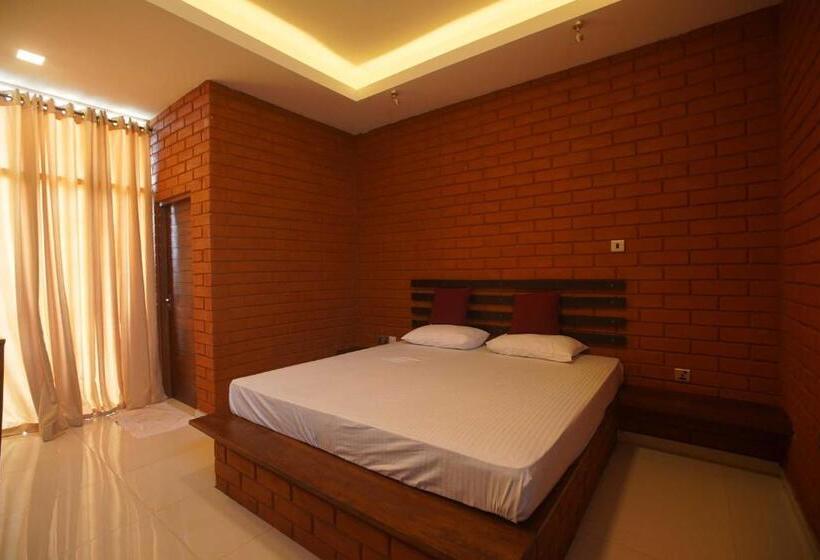 Отель Monaara Leisure   Anuradhapura