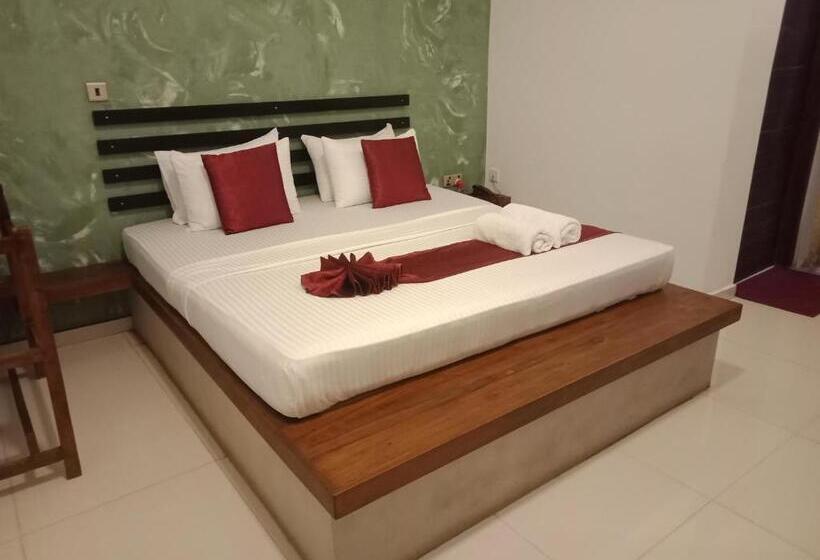 Отель Monaara Leisure   Anuradhapura