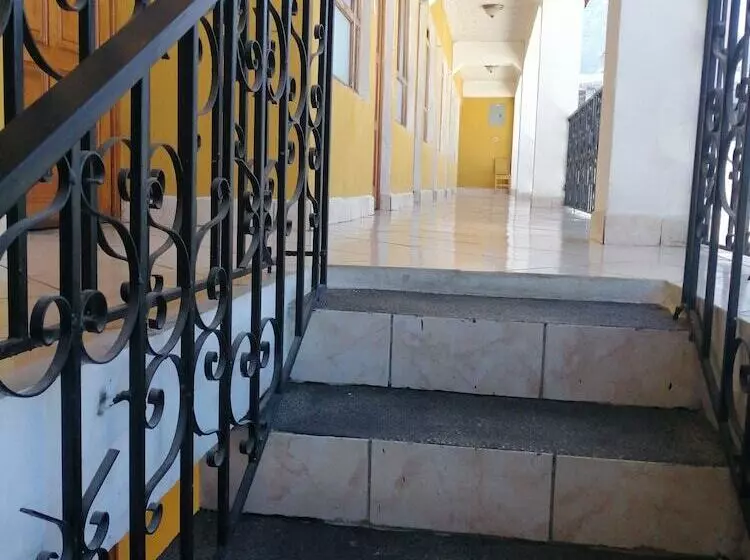 پانسیون Posada El Mesón Xela