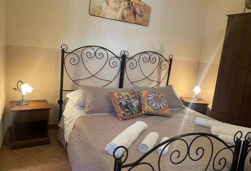 Aamiaismajoitus (B&B) Bed And Relax Il Maniero