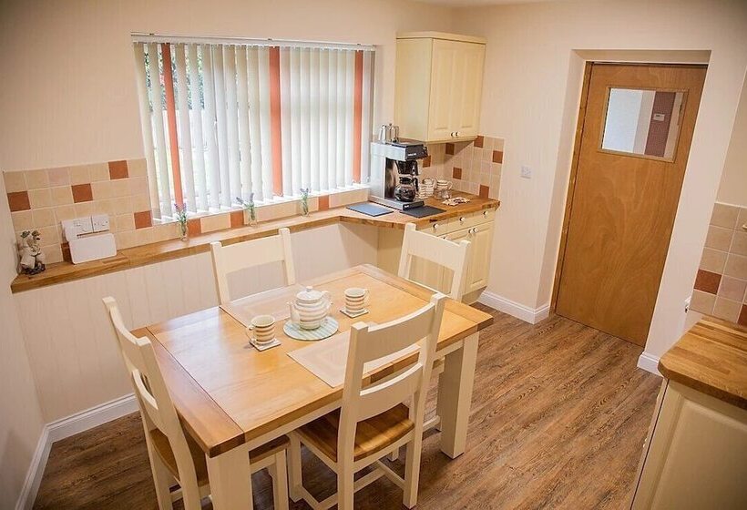 ベッドアンドブレックファースト The Annexe @ Elmbank   Adults Only