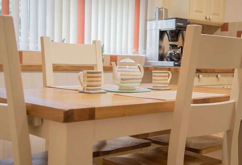 ベッドアンドブレックファースト The Annexe @ Elmbank   Adults Only