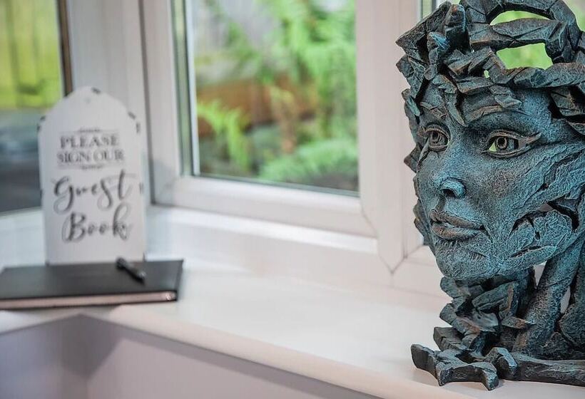 ベッドアンドブレックファースト The Annexe @ Elmbank   Adults Only