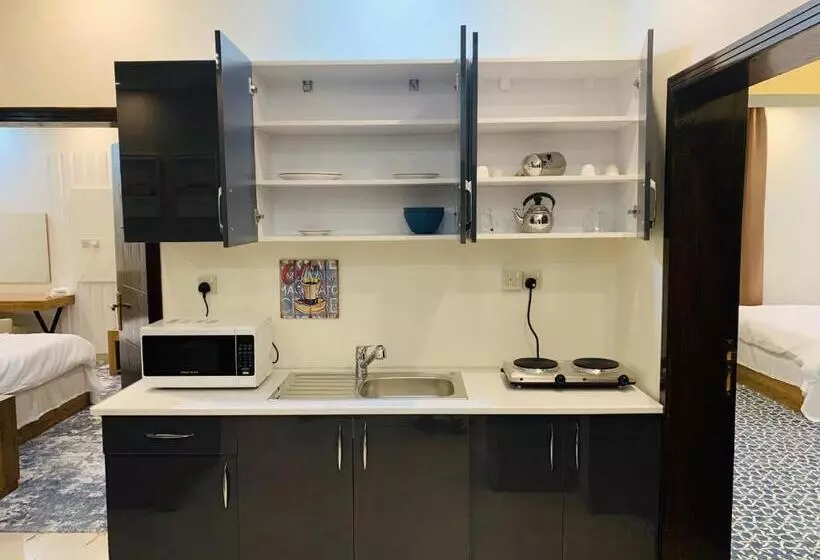 هتل Lova Suites