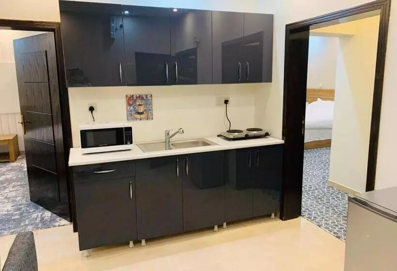 هتل Lova Suites