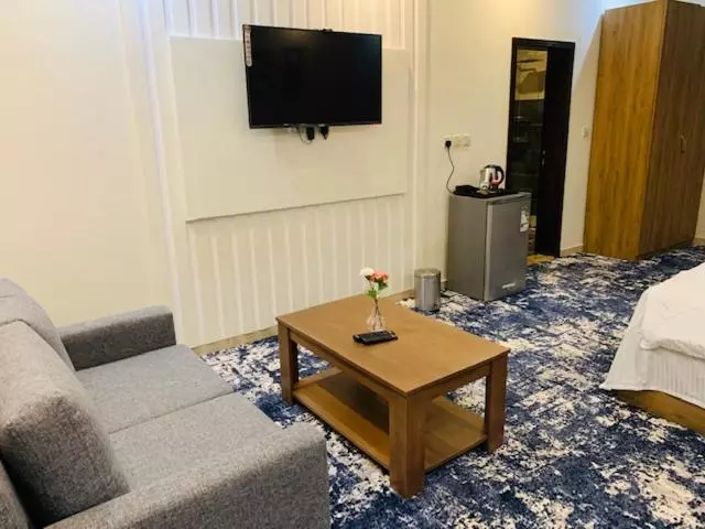هتل Lova Suites