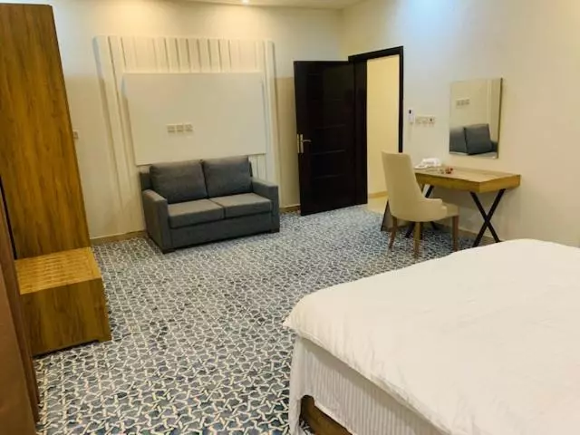 هتل Lova Suites